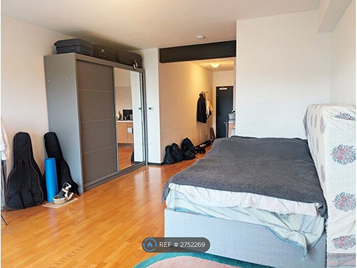 Studio To Rent In Victoria Villas, Richmond, TW9