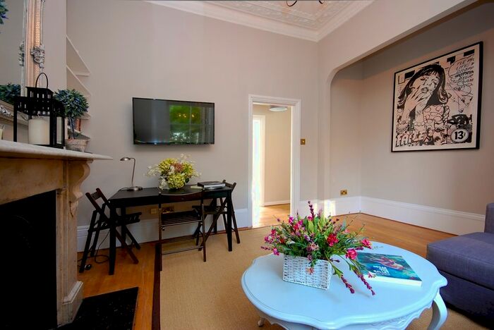 1 Bedroom Flat To Rent In Lancaster Road, London, W11