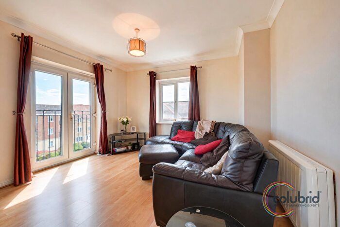 2 Bedroom Flat For Sale In Ulverston, Purfleet, RM19