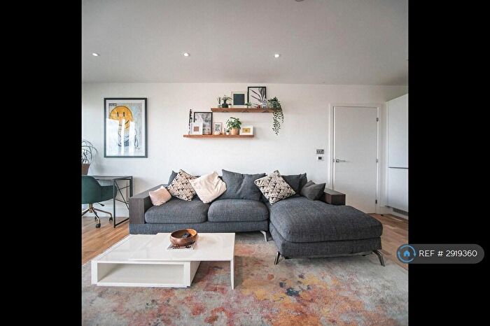 2 Bedroom Flat To Rent In Leven Road, London, E14