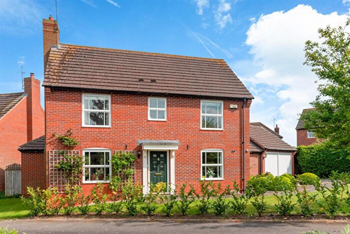 4 Bedroom Detached House For Sale In Hawthorn Way, Shipston-on-Stour, CV36