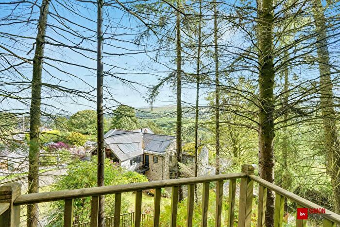 4 Bedroom Semi-Detached House For Sale In High Lane, Barnoldswick, BB18