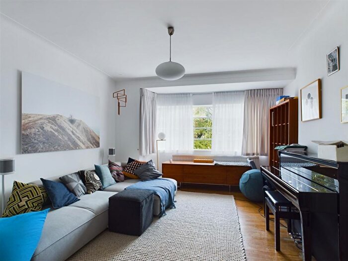 4 Bedroom Property To Rent In Park House Gardens, Twickenham, TW1