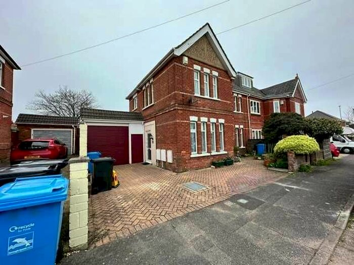 2 Bedroom Flat To Rent In Rozelle Road, Parkstone, Poole, BH14