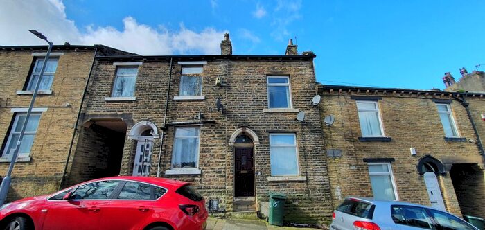 3 Bedroom Terraced House To Rent In Pleasant Street, Bradford, BD7