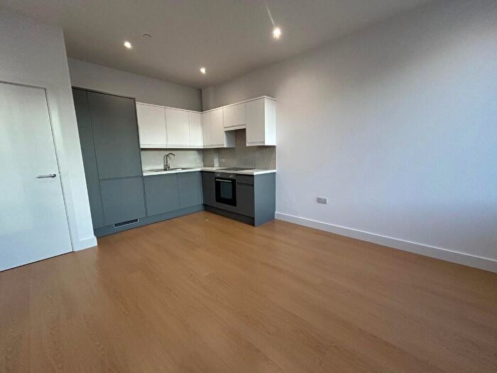 1 Bedroom Flat To Rent In Upperton Road, Eastbourne, East Sussex, BN21