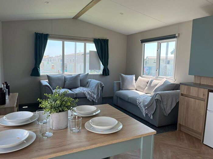 2 Bedroom Park Home For Sale In Hunters Quay Holiday Village, PA23