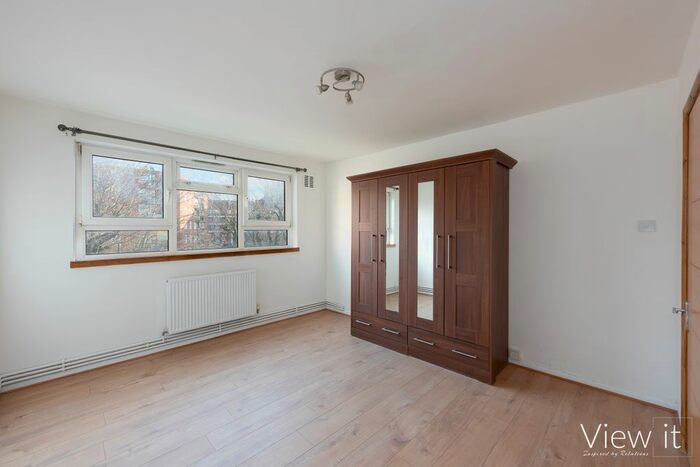 3 Bedroom Flat To Rent In Stockwell, London, SW4