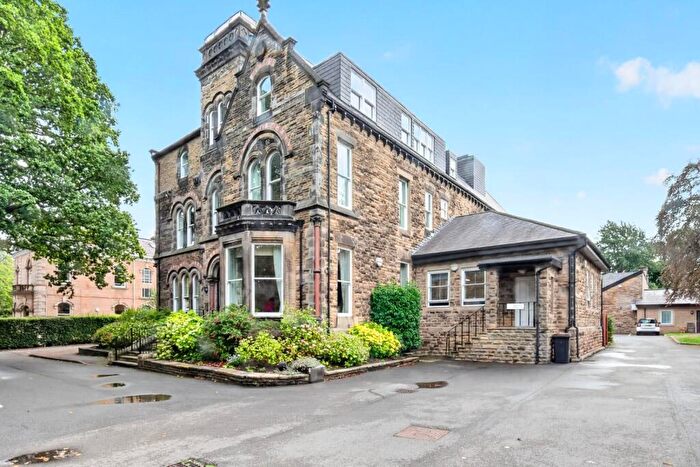 2 Bedroom House For Sale In Otley Road, Harrogate, HG2