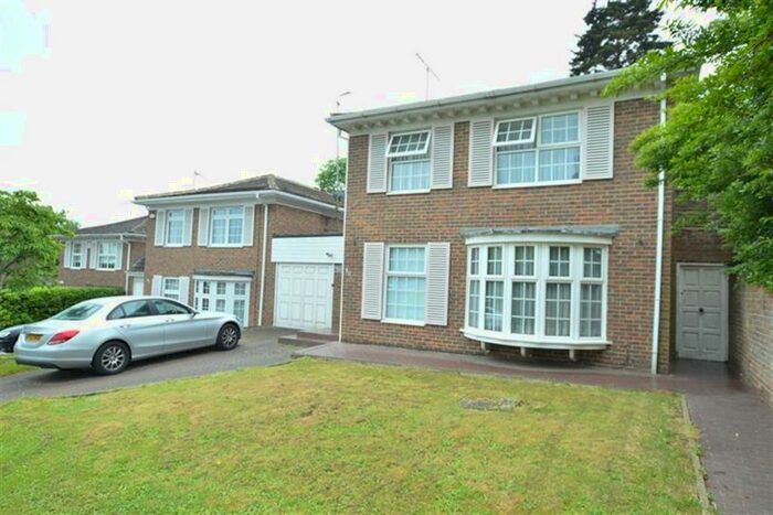 5 Bedroom House To Rent In Hazelwood, Loughton, IG10