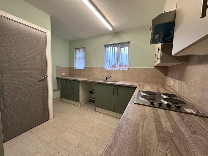 3 Bedroom Flat To Rent In The Cross, Neston, CH64