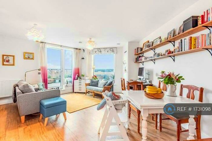 2 Bedroom Flat To Rent In Rye Lane, London, SE15