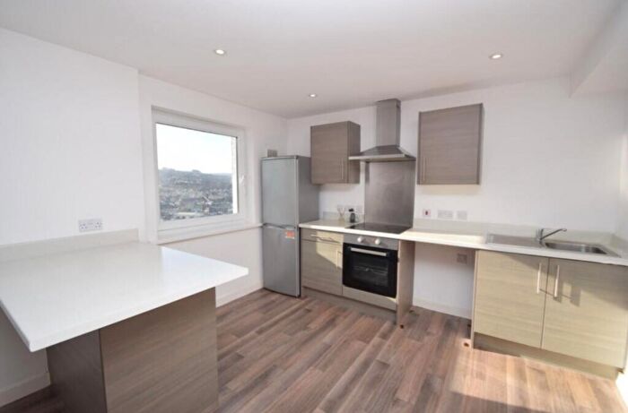 2 Bedroom Flat To Rent In Parkwood Court, Parkwood Rise, Keighley, West Yorkshire, BD21