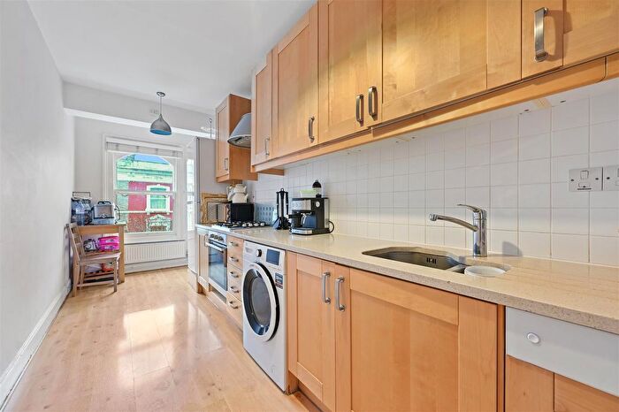 2 Bedroom Flat For Sale In Churchfield Road, London, W3