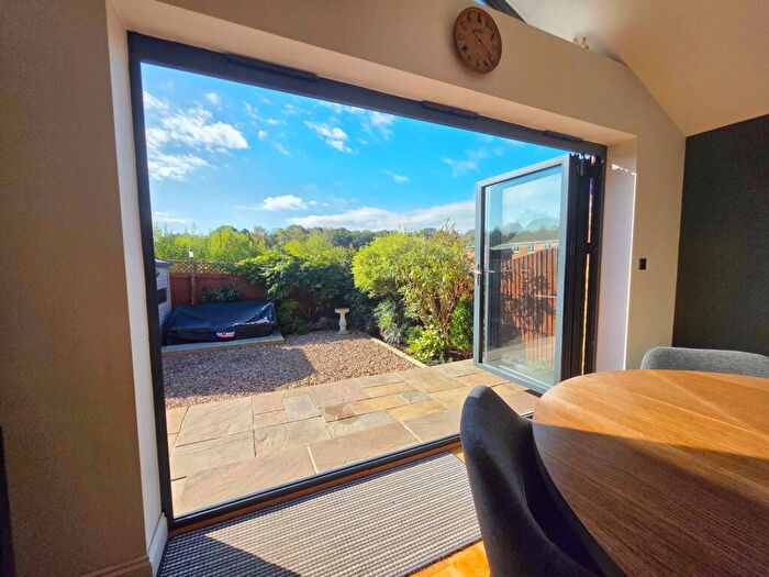 3 Bedroom Semi-Detached House For Sale In Bloomingdale Court, Woolley Grange, Barnsley, S75