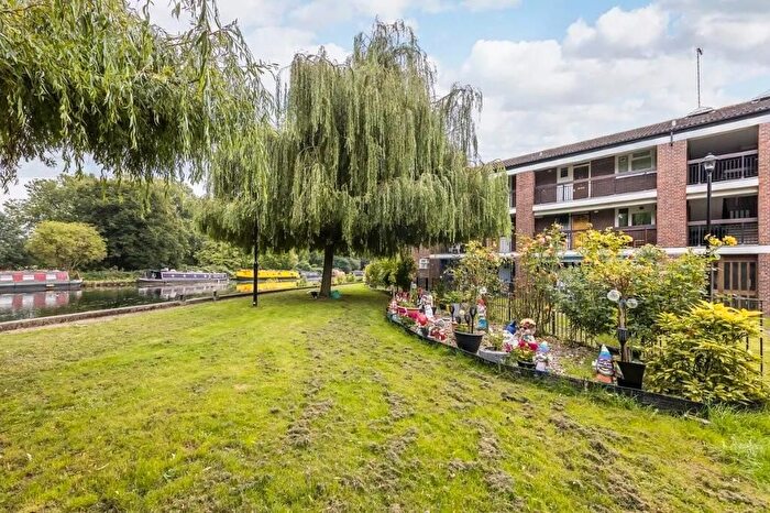 1 Bedroom Flat For Sale In Penda's Mead, Hackney, London, E9