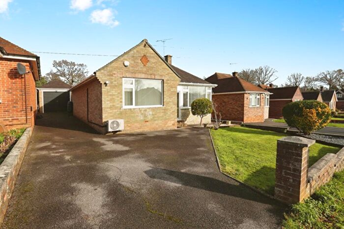 2 Bedroom Bungalow For Sale In Verona Road, Eastleigh, Hampshire, SO53