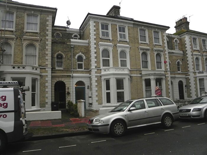 1 Bedroom Flat To Rent In Lushington Road, Eastbourne, BN21