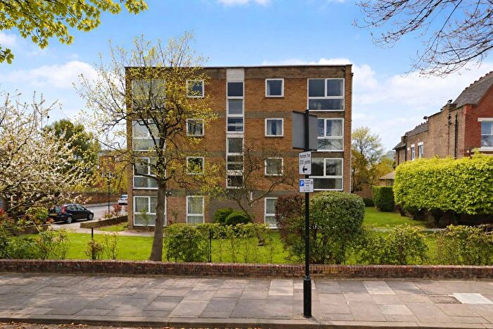 2 Bedroom Flat For Sale In Westbury Road, Ealing, W5