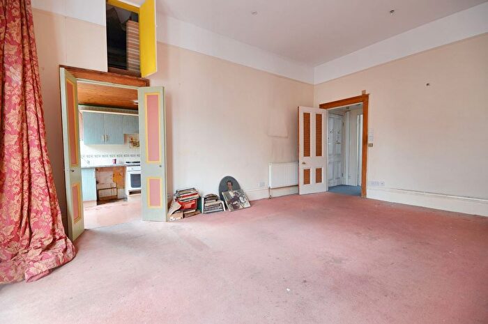1 Bedroom Flat For Sale In Holland Road, London, W14