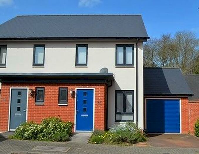 2 Bedroom Semi-Detached House To Rent In Sherfield Park, RG27