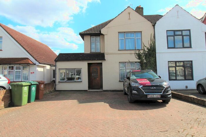 4 Bedroom Semi-Detached House To Rent In Feltham Road, Ashford, TW15