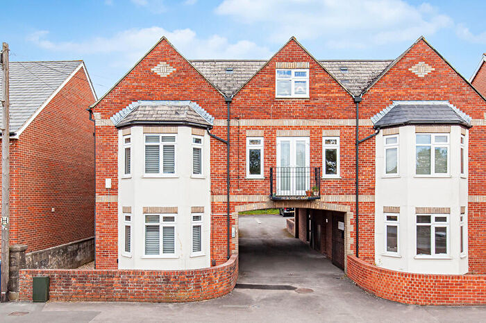 2 Bedroom Apartment To Rent In Crescent Road, Oxford, OX4