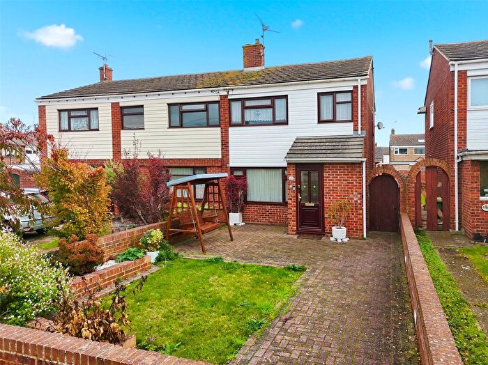 3 Bedroom Semi-Detached House For Sale In Conway Avenue, Great Wakering, Essex, SS3