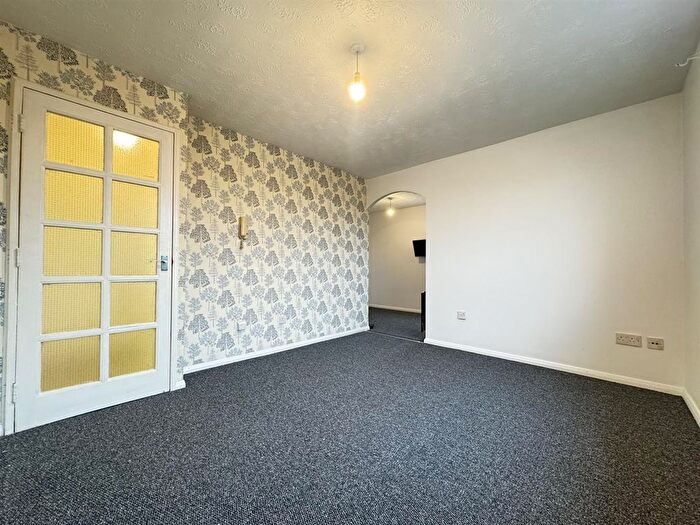 Studio To Rent In Howard Close, Waltham Abbey, Essex, EN9