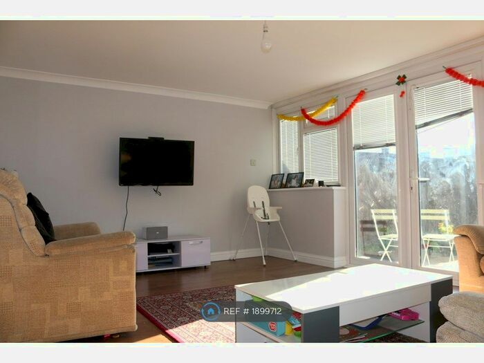 3 Bedroom Terraced House To Rent In Sherbrooke Close, Bexleyheath, DA6