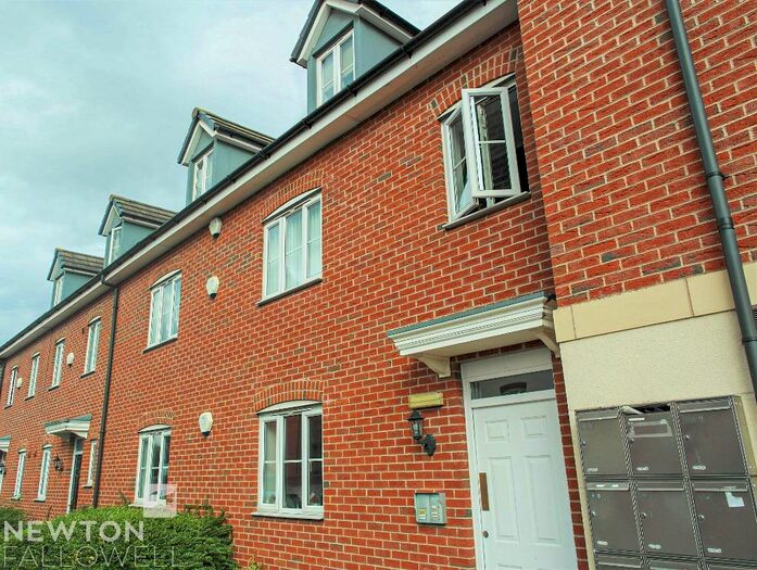2 Bedroom Flat To Rent In Waterfields, Retford, DN22