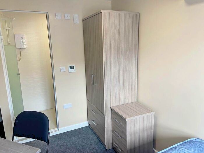 6 Bedroom Flat To Rent In Charles Street, Stokes Croft, Bristol, BS1