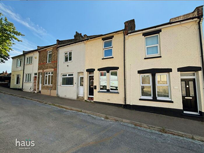 3 Bedroom Terraced House For Sale In Amherst Road, Rochester, ME1