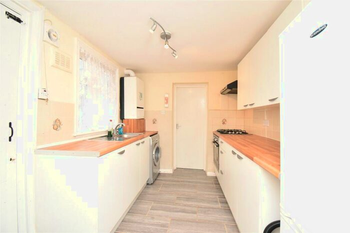1 Bedroom Flat To Rent In Craven Park Road, Seven Sisters, London, N15