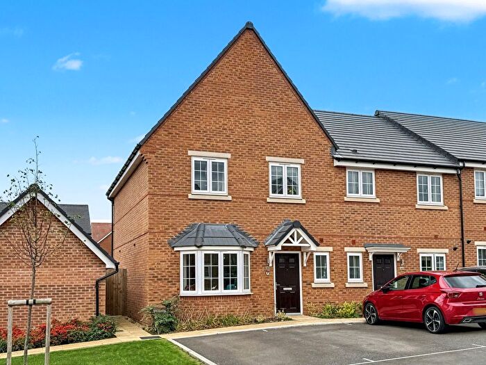 3 Bedroom Terraced House For Sale In Raven Way, Shrivenham, SN6