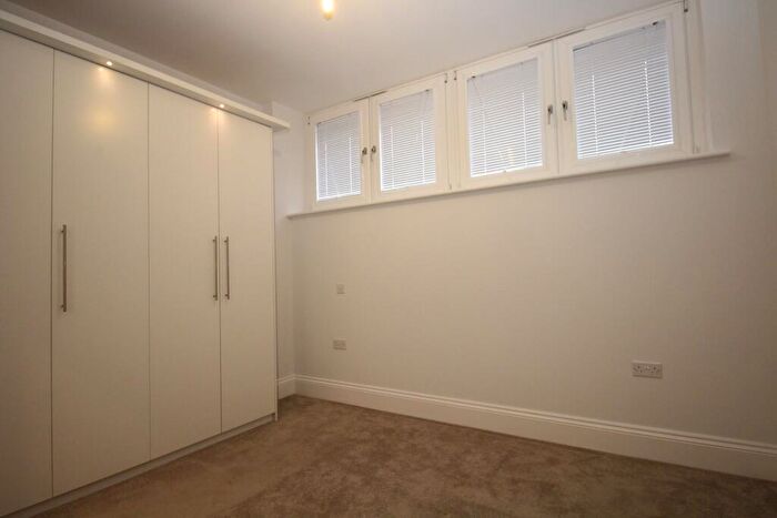 2 Bedroom Apartment To Rent In The Grove, Bath Road, Maidenhead, SL6