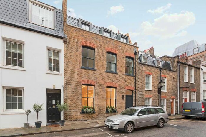 3 Bedroom Property To Rent In Bingham Place, Marylebone, W1U