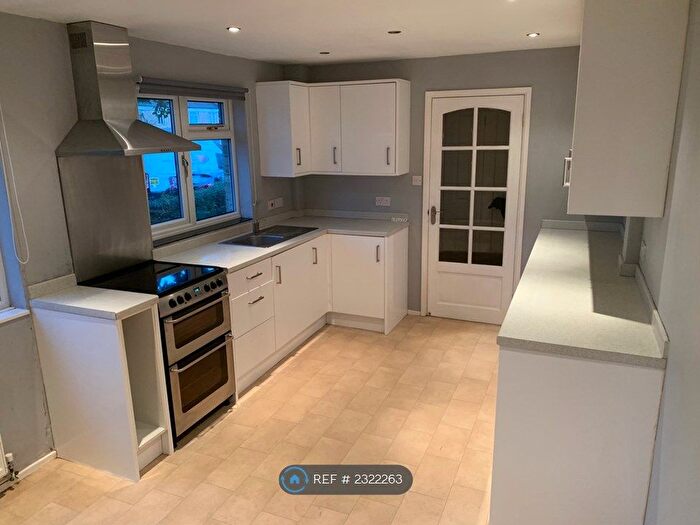 3 Bedroom Terraced House To Rent In Lincoln Road, Stevenage, SG1