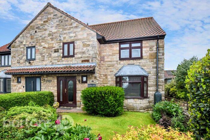 3 Bedroom Semi-Detached House For Sale In Clifton Byres, Clifton Village, S66