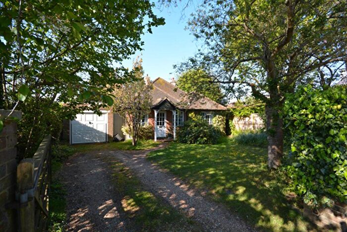 3 Bedroom Detached Bungalow For Sale In School Lane, Amersham, HP7