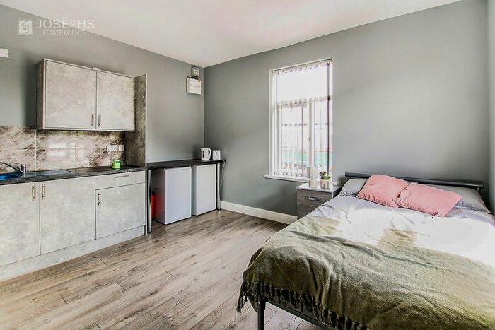 1 Bedroom Flat To Rent In Derby Street, Bolton, BL3