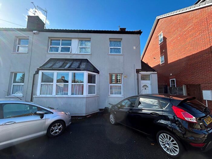 1 Bedroom Flat To Rent In Northfield Road, Netherton, Dudley, West Midlands, DY2