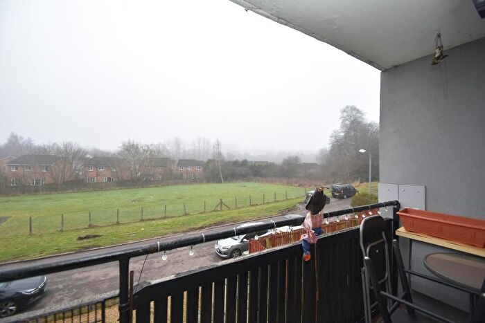 2 Bedroom Flat For Sale In Friarscroft, Kirkintilloch, Glasgow, G66
