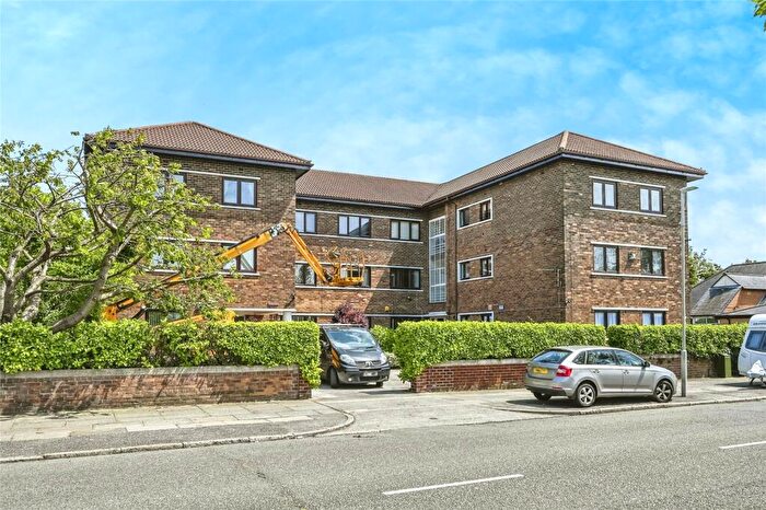 2 Bedroom Apartment To Rent In Lance Lane, L15