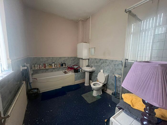 3 Bedroom End Of Terrace House For Sale In Lugsdale Road, Widnes, WA8