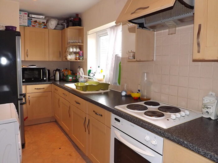 2 Bedroom Apartment To Rent In Linden Road, Luton, Beds, LU4