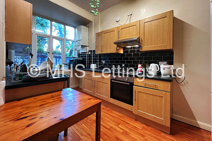 8 Bedroom Terraced House To Rent In Regent Park Terrace, Leeds, LS6