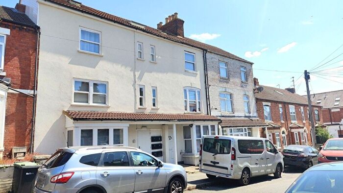 2 Bedroom Flat To Rent In Strode Road, Wellingborough, NN8