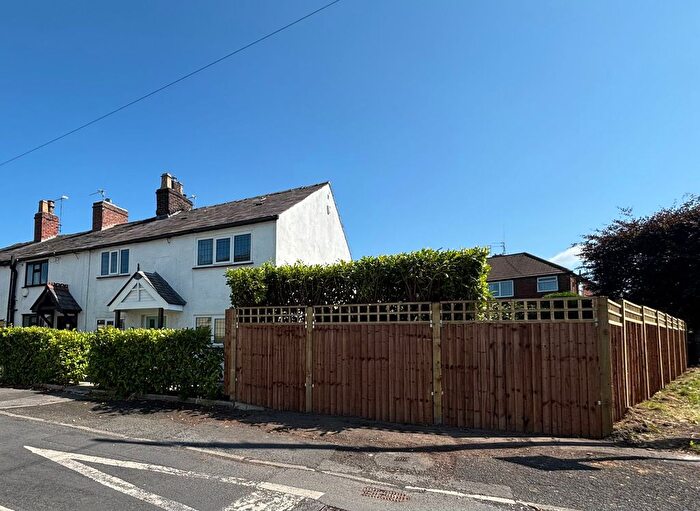 4 Bedroom Terraced House For Sale In Lyon Grove, Worsley, M28