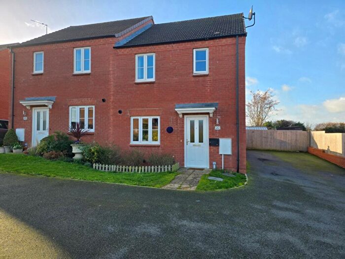 3 Bedroom Semi Detached House For Sale In Muscott Close, Flore, NN7